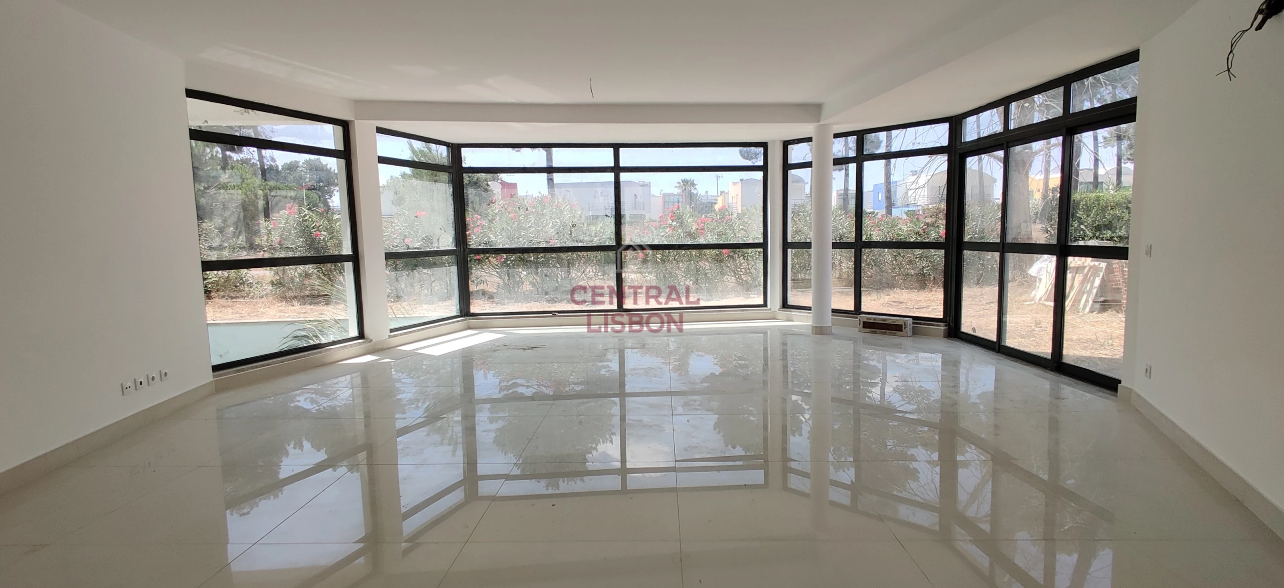 T5 villa with private pool at Palmela Village Resort