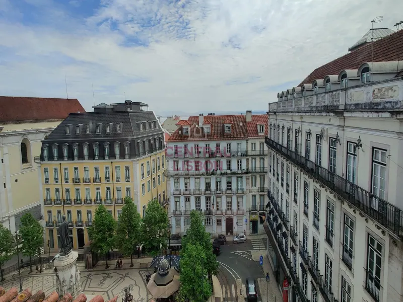 Charmoso apartamento T2 com vista para o Tejo no Largo do Camões, Chiado, Lisboa