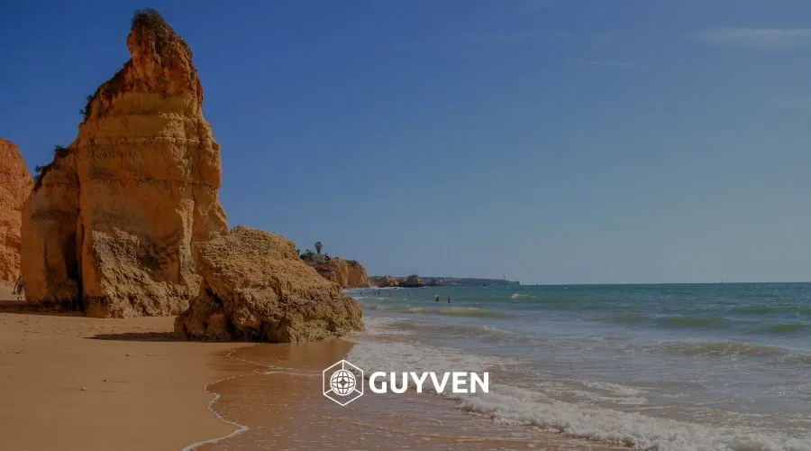 Acantilados del Algarve y agua turquesa — Ponta da Piedade cerca de Lagos